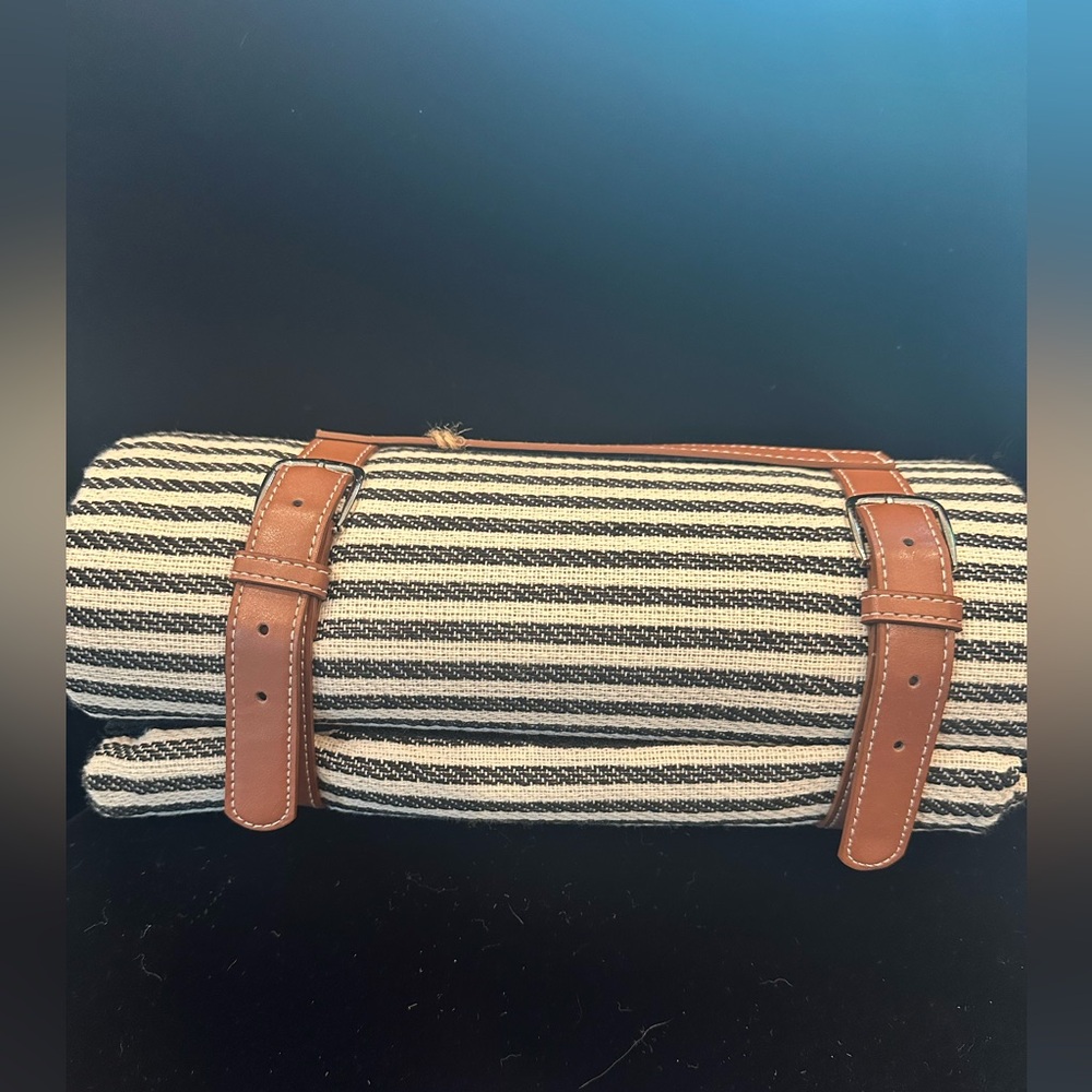 Santa Barbara Striped picnic blanket NWT - Picture 3 of 8